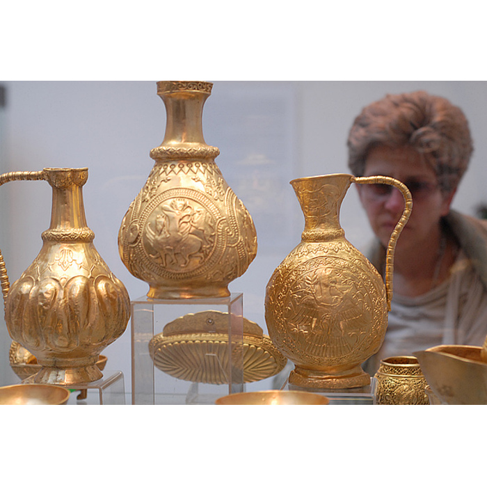 8_700x700_pad_478b24840a