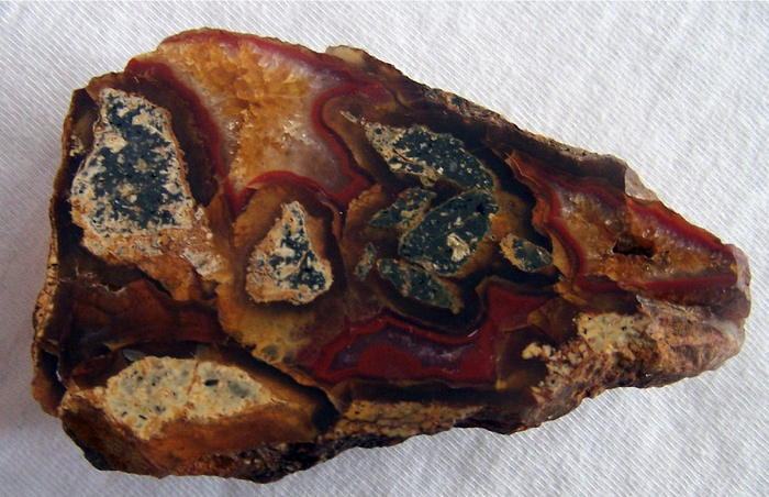 prirodni-zemqta-i-horata_700x700_fit_478b24840a