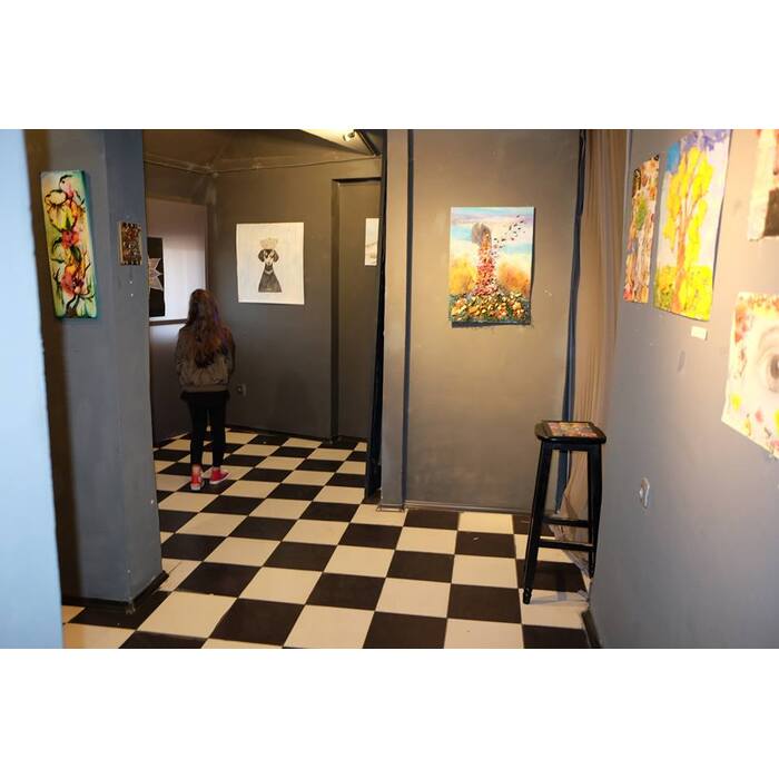 de1_700x700_pad_478b24840a