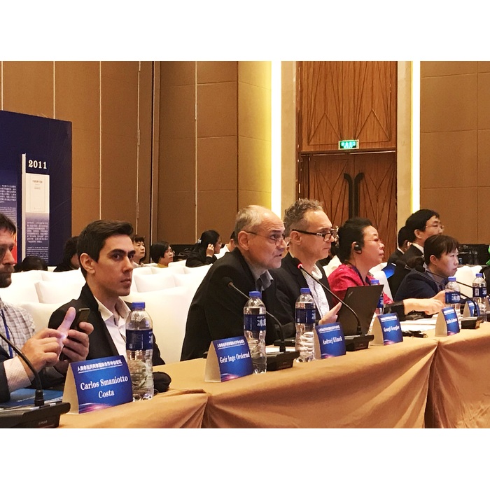 a01_700x700_pad_478b24840a