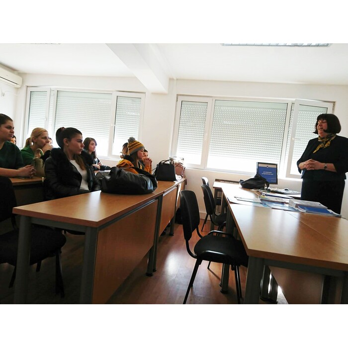 nb-uec_700x700_pad_478b24840a