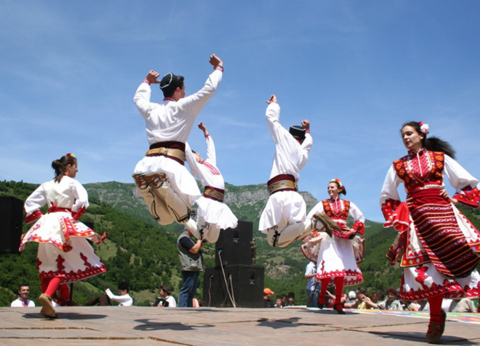 pirinska-nosia_700x700_fit_478b24840a