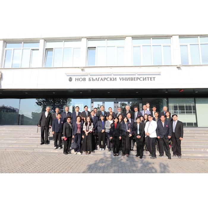 5-d4-4699_700x700_pad_478b24840a