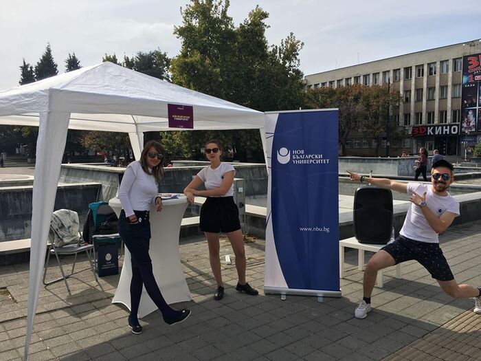 01_700x700_fit_478b24840a