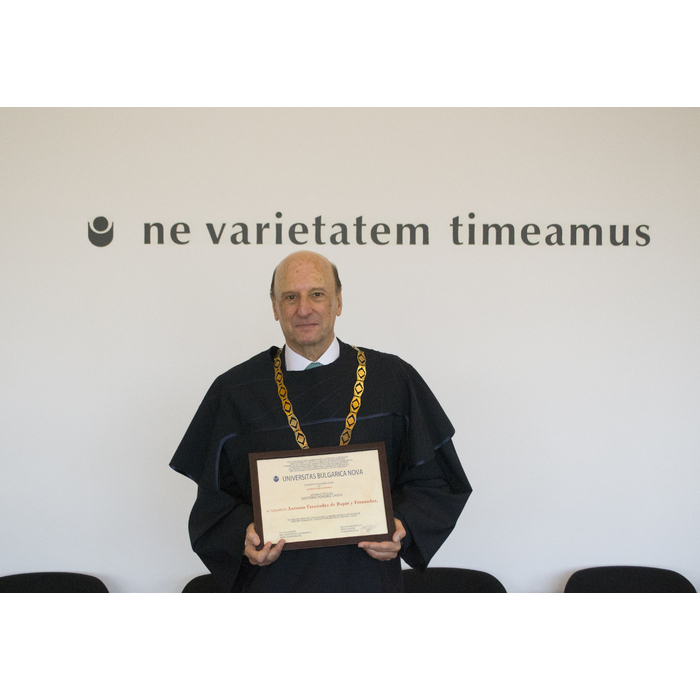 dsc-1044_700x700_pad_478b24840a