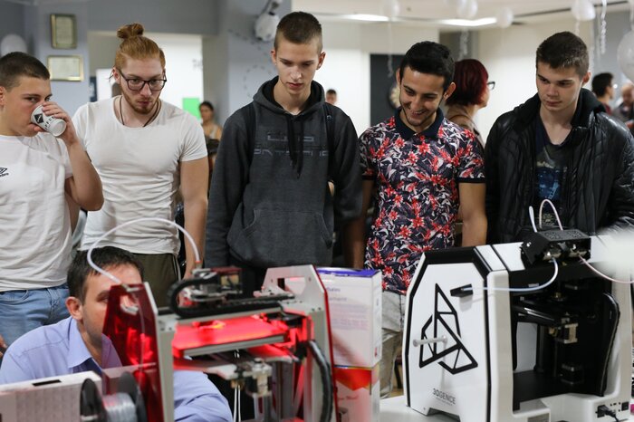 43549928-2223888557864954-7987494544595746816-o_700x700_fit_478b24840a