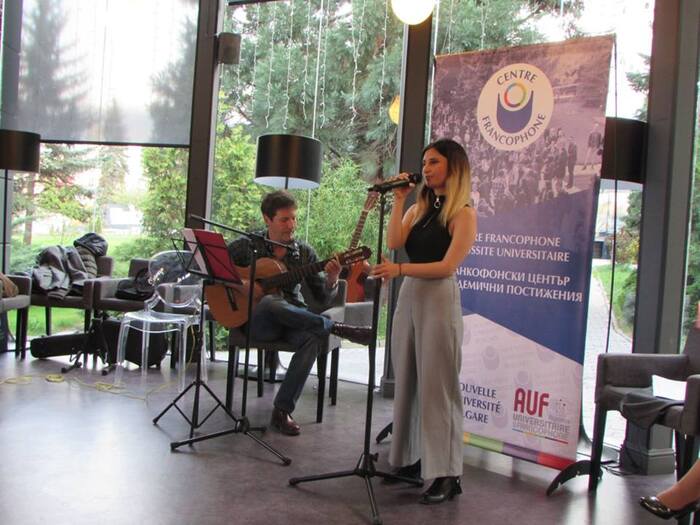 fr05_700x700_fit_478b24840a