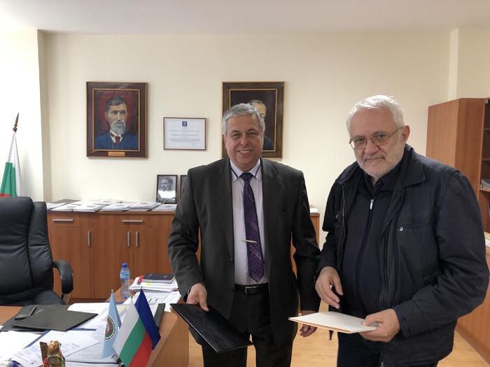 img-4926_700x700_fit_478b24840a