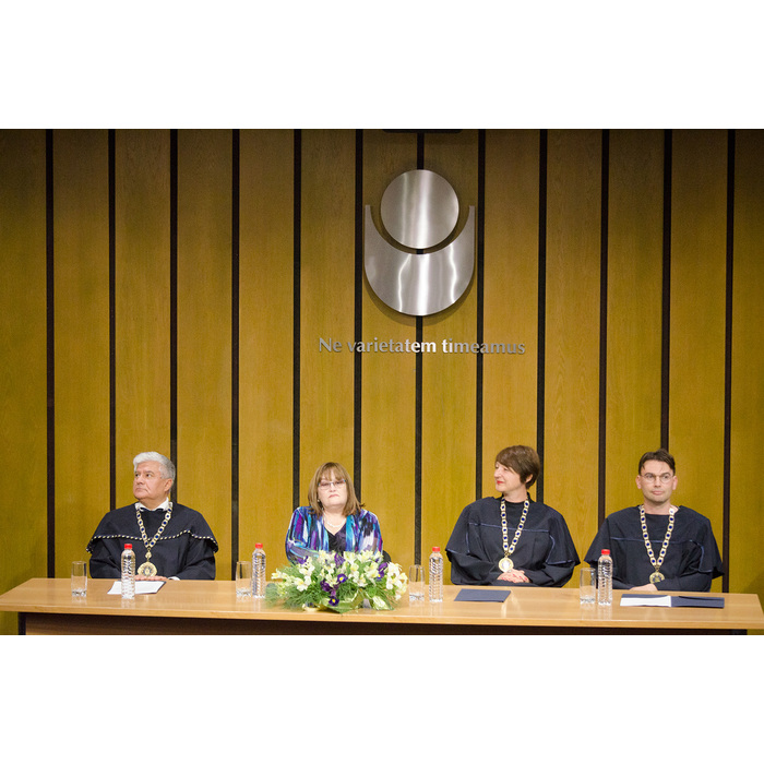 dsc0016_700x700_pad_478b24840a