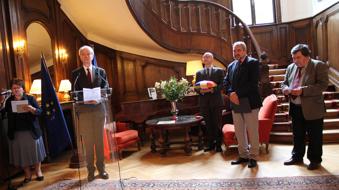 vg01-2_700x700_fit_478b24840a