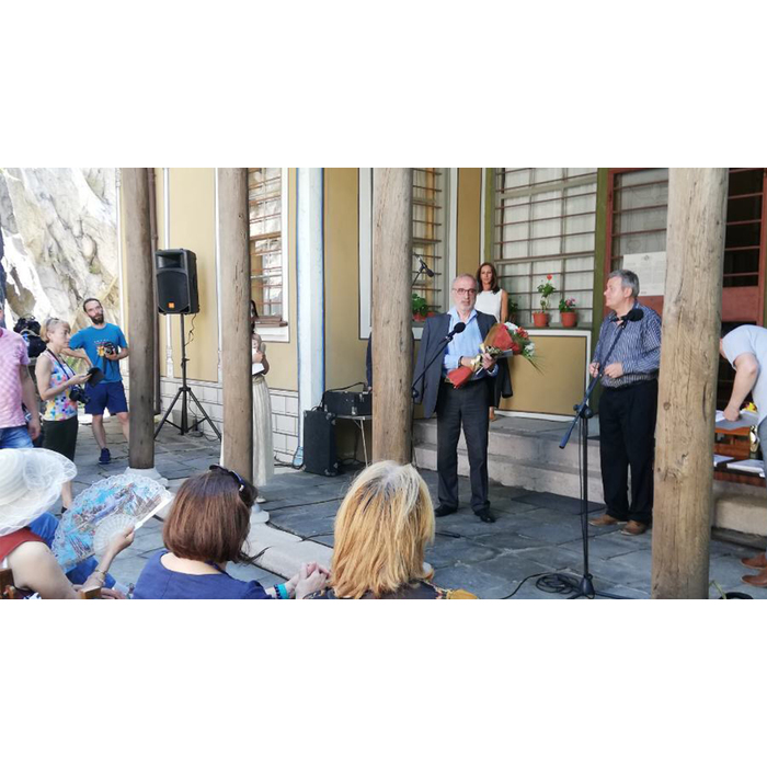 vm01_700x700_pad_478b24840a