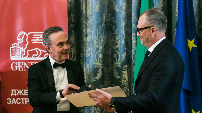 gt01_700x700_fit_478b24840a