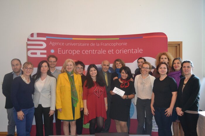 fr01_700x700_fit_478b24840a