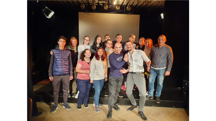 76682380-697951707364335-8733526893577371648-n_700x700_fit_478b24840a