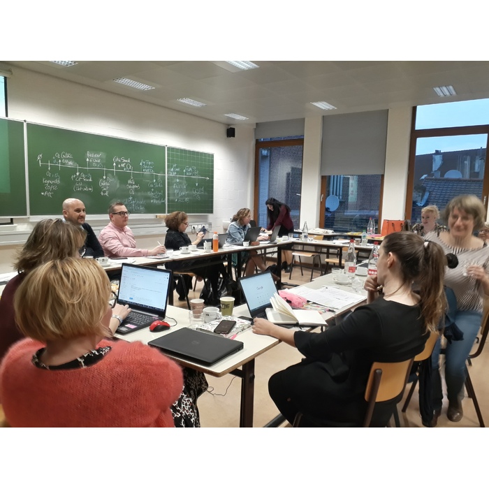 kick-off2_700x700_pad_478b24840a