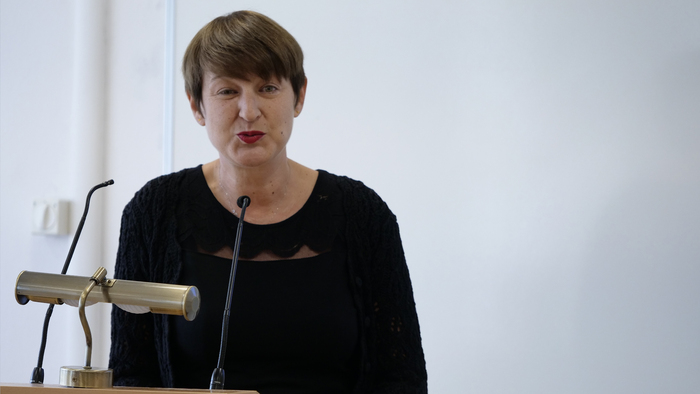 tutor-06_700x700_fit_478b24840a