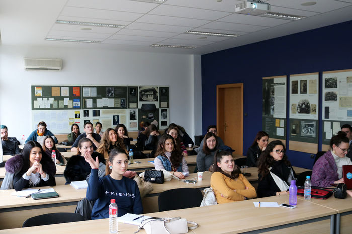 img-2_700x700_fit_478b24840a