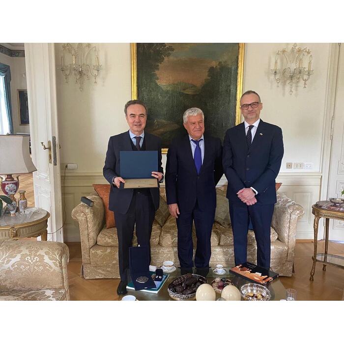 103959860-1163442664014222-3879016438636190781-n_700x700_pad_478b24840a