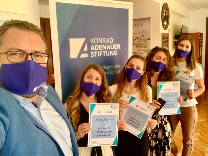 ad-02_700x700_fit_478b24840a