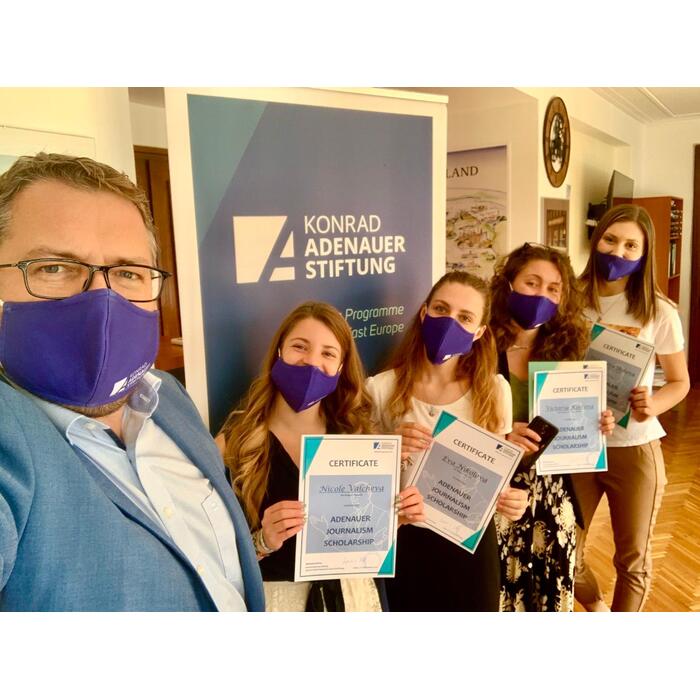 ad-02_700x700_pad_478b24840a