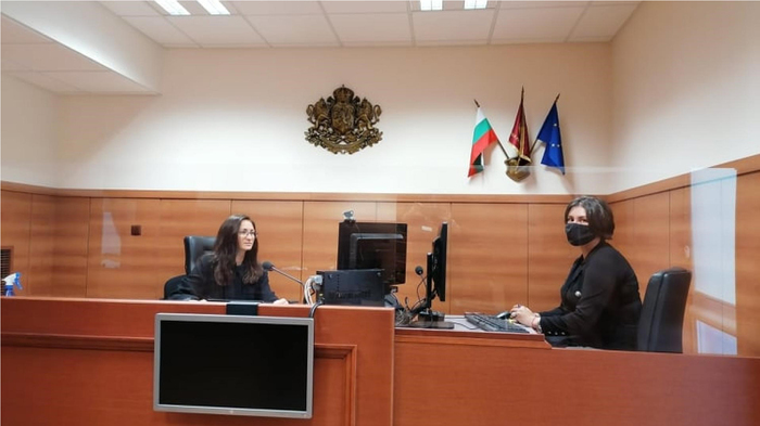 petia-nedeleva-pravo_700x700_fit_478b24840a