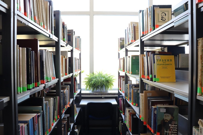 studenti02_700x700_fit_478b24840a