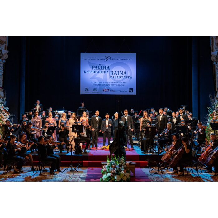 gala-1_700x700_pad_478b24840a