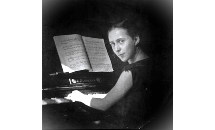 fani-popova-mutafova_700x700_fit_478b24840a