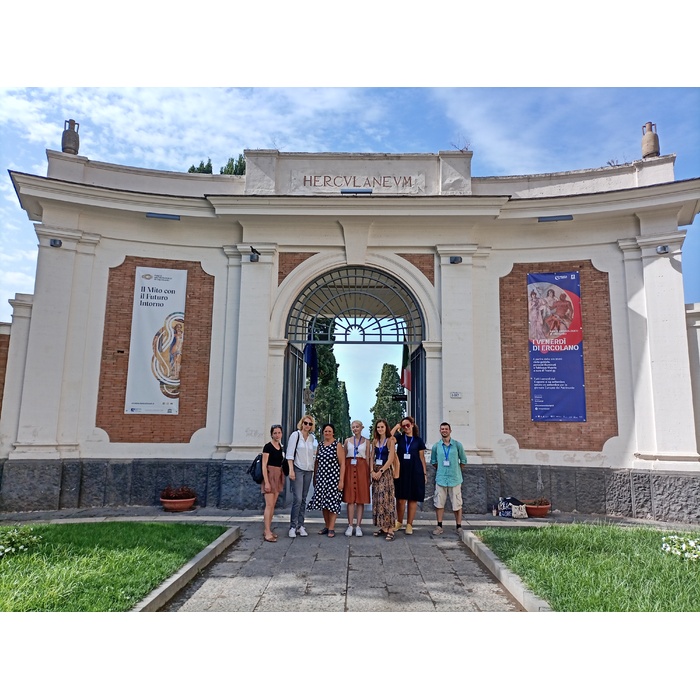 img-20210918-110120_700x700_pad_478b24840a