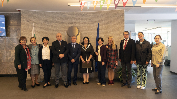 2655993-copy_700x700_fit_478b24840a