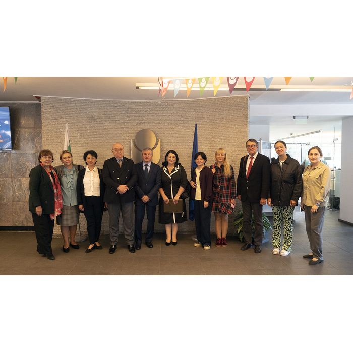 2655993-copy_700x700_pad_478b24840a