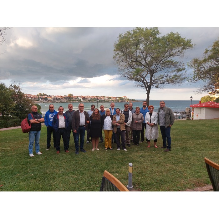 20220923-182911_700x700_pad_478b24840a