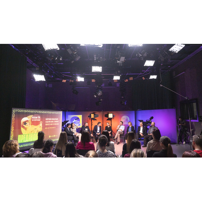 2677999-copy_700x700_pad_478b24840a