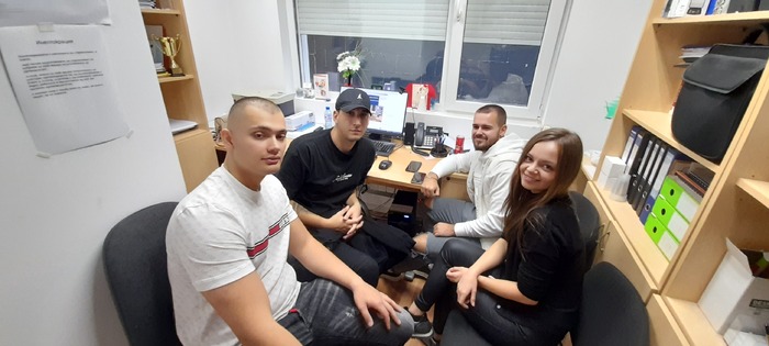 1_700x700_fit_478b24840a