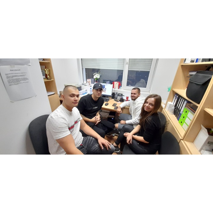 1_700x700_pad_478b24840a