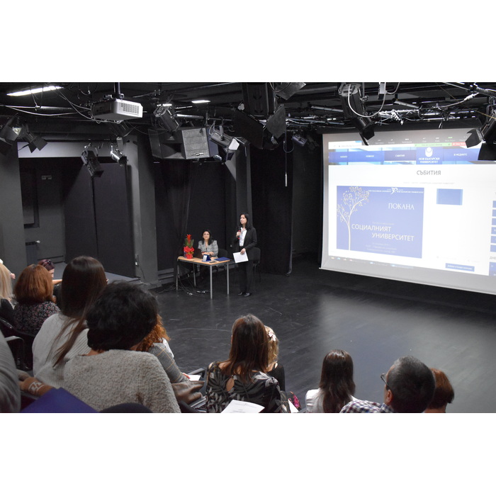 dsc-0326_700x700_pad_478b24840a