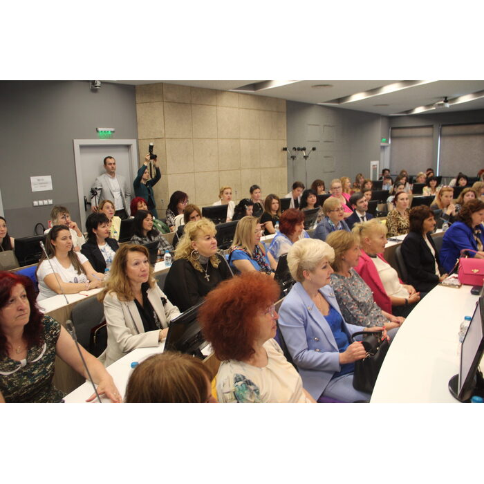 img-4366-2048x1365_700x700_pad_478b24840a