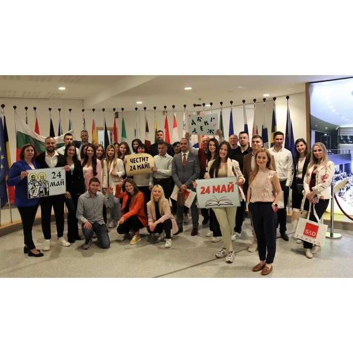 nakova_700x700_pad_478b24840a