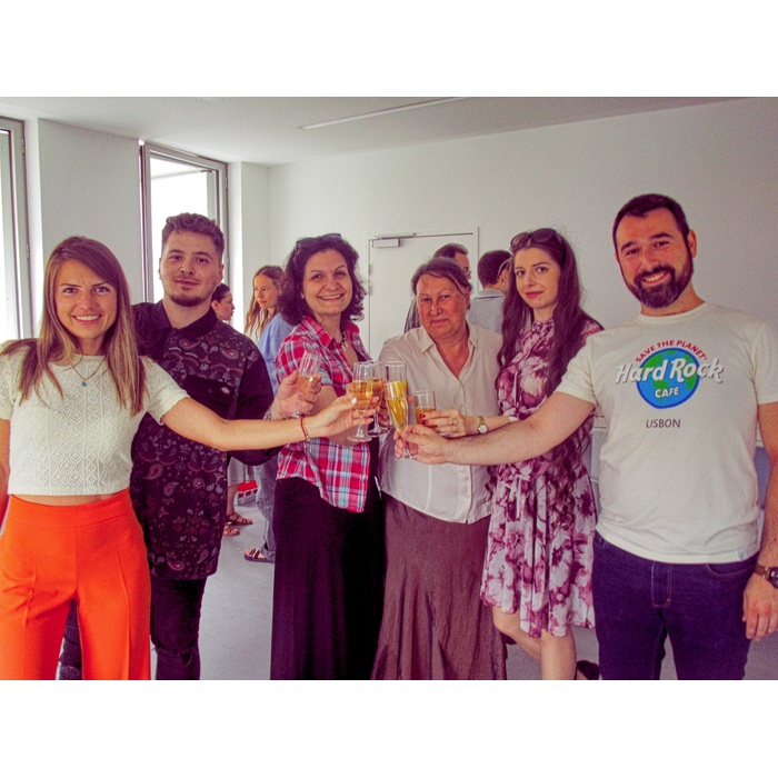 11_700x700_pad_478b24840a