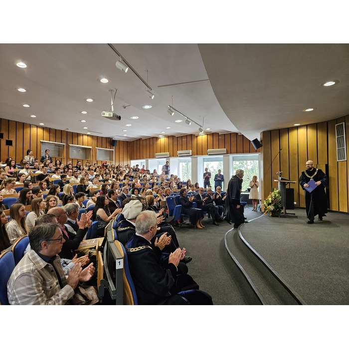 20230929-110758_700x700_pad_478b24840a