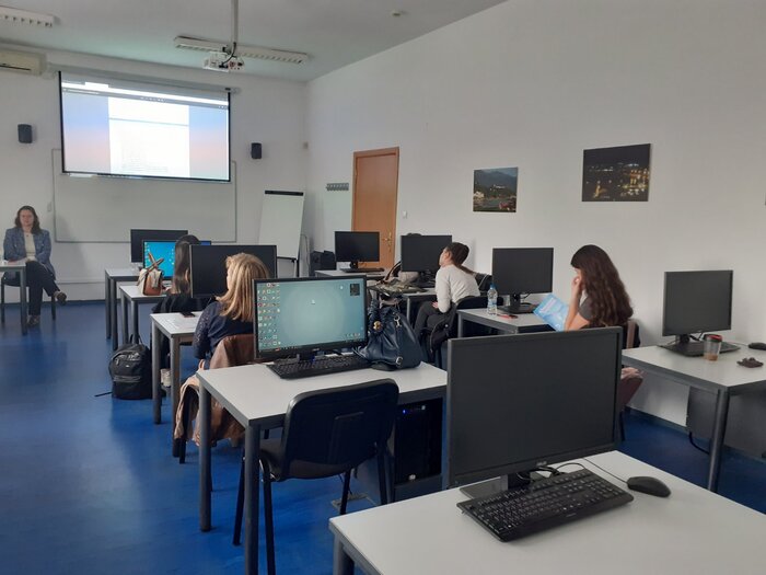 img-4466f0caeeaed882549171ee133d0538-v_700x700_fit_478b24840a