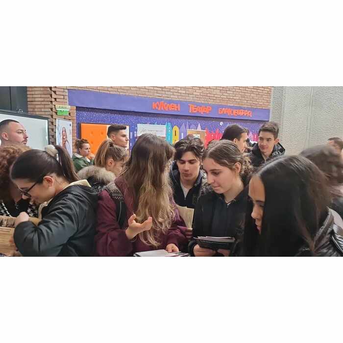 received-1519634901916203_700x700_pad_478b24840a