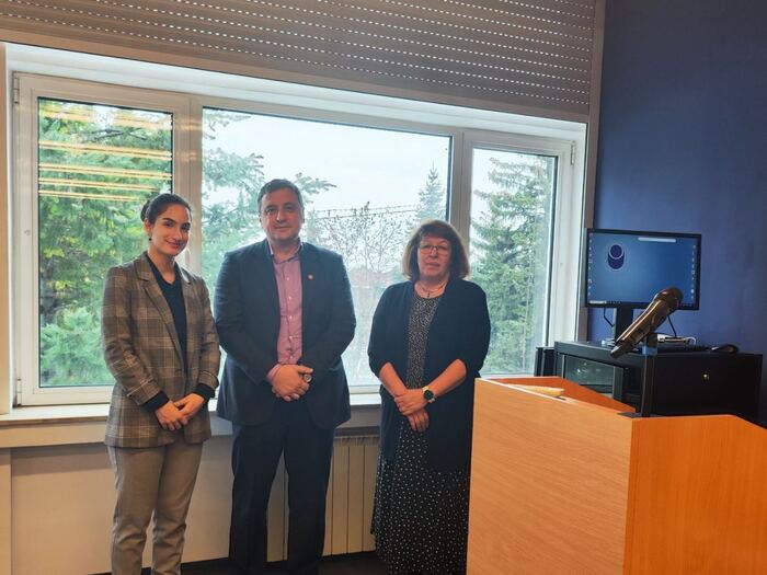 img-c2ed06e6a9889daa1c37d673e7f8e2d5-v_700x700_fit_478b24840a