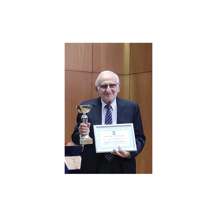 garo-mardirosian_700x700_pad_478b24840a