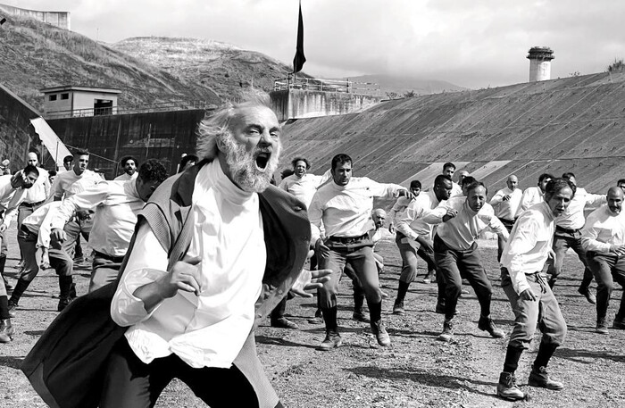 luka-set-01-sam-louwyck-photo-by-sabina-christova-sm_700x700_fit_478b24840a