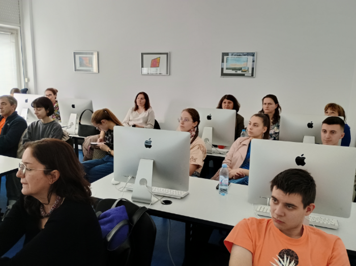 1-music_700x700_fit_478b24840a