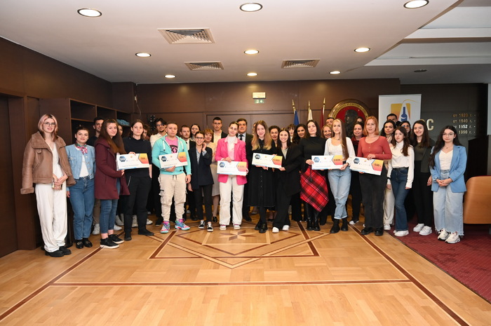 media-konkurs-studenti-otgovorna-konusmacia-alkohol-07_700x700_fit_478b24840a