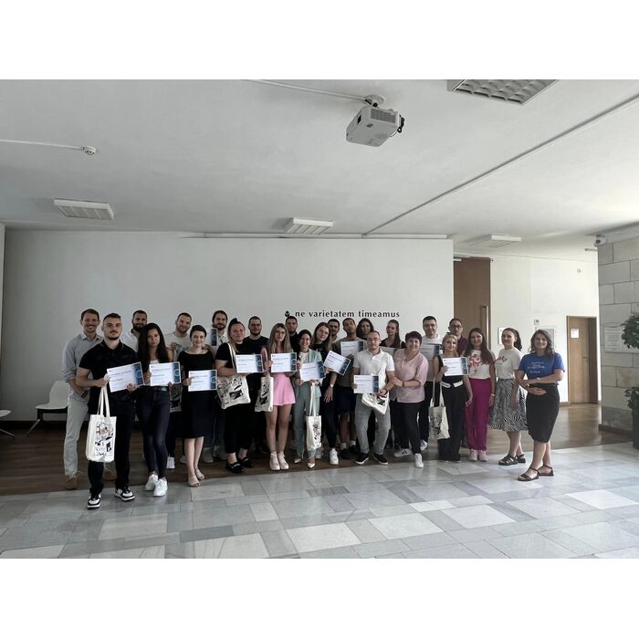 liatno-uchiliste-zagl_700x700_pad_478b24840a