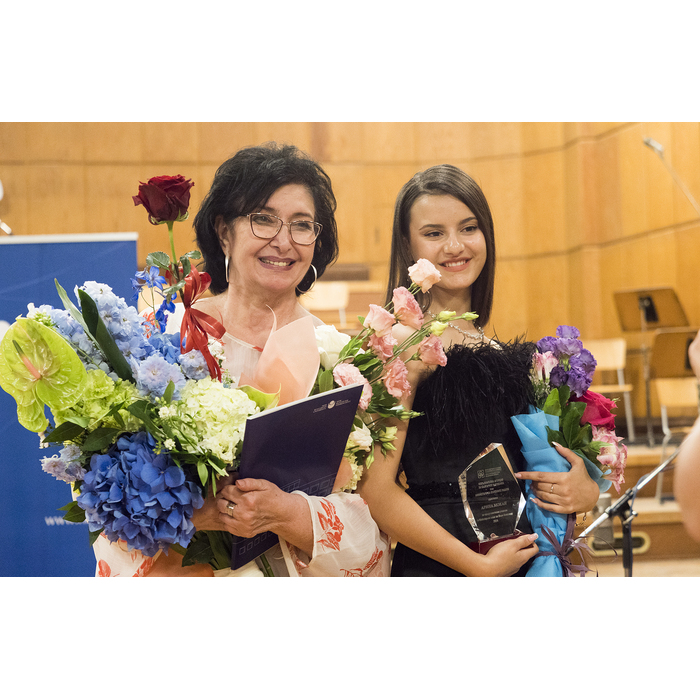 3977684-copy_700x700_pad_478b24840a