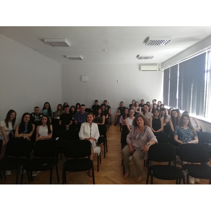 krastanova-zaglavna_700x700_pad_478b24840a